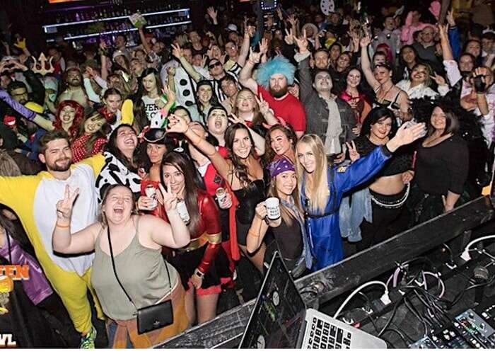 The Official Halloween Bar Crawl – Milwaukee – 7th Annual