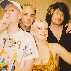 Edging & Amyl and The Sniffers