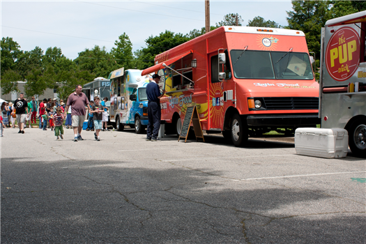 Outreach at Pay-What-You-Can Food Truck Rodeo